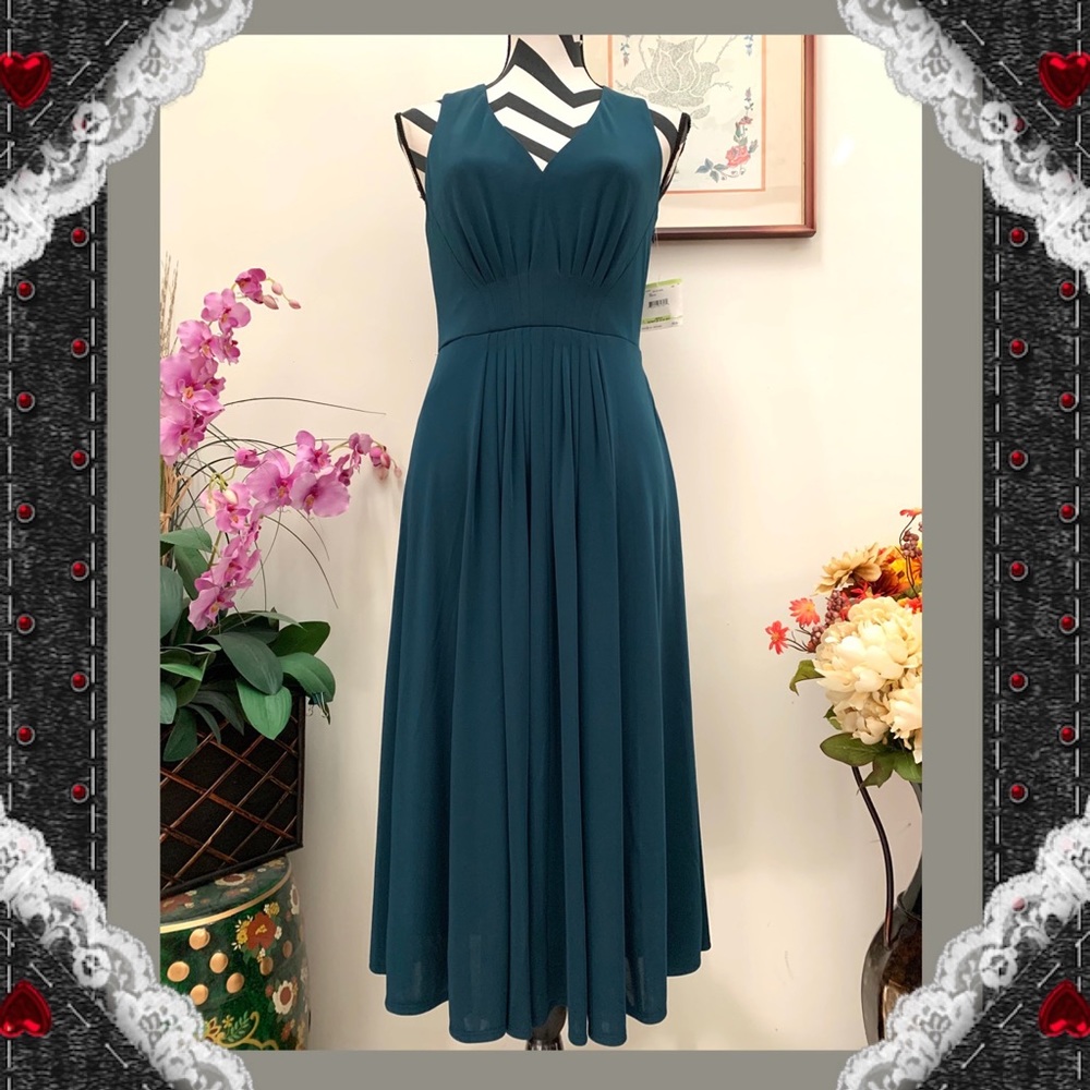 Anne Klein Pleated Sleeveless Dress